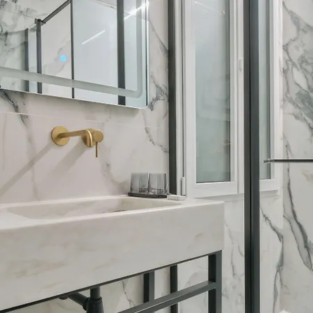 Aparthotel Nestay Les Halles 4*